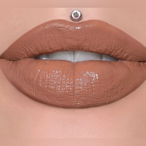 Jeffree Star Other - Mannequin Jeffree Star Cosmetics Supreme Gloss in